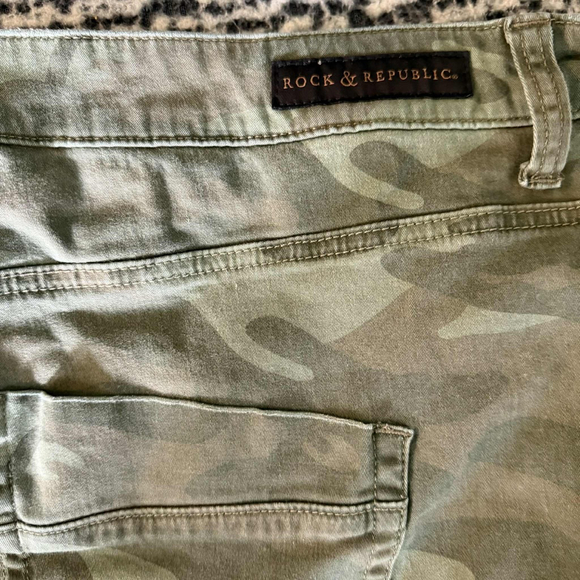 Women's Rock & Republic Camo Pants Size 24W Green - Picture 6 of 11